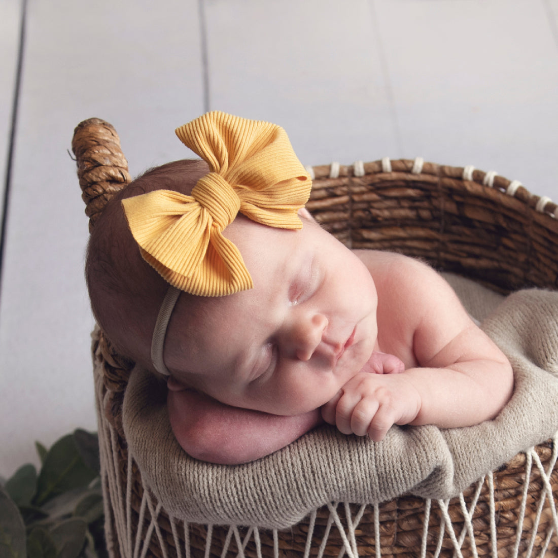 Reeva Bow Skinny Nylon Headband - 17 colors